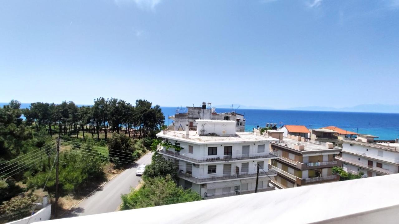 Sea Star Apartments Kallikratia Nea Kallikrateia Bagian luar foto