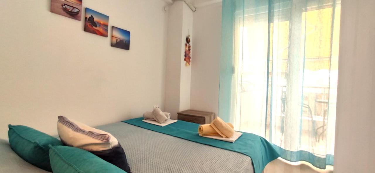 Sea Star Apartments Kallikratia Nea Kallikrateia Bagian luar foto