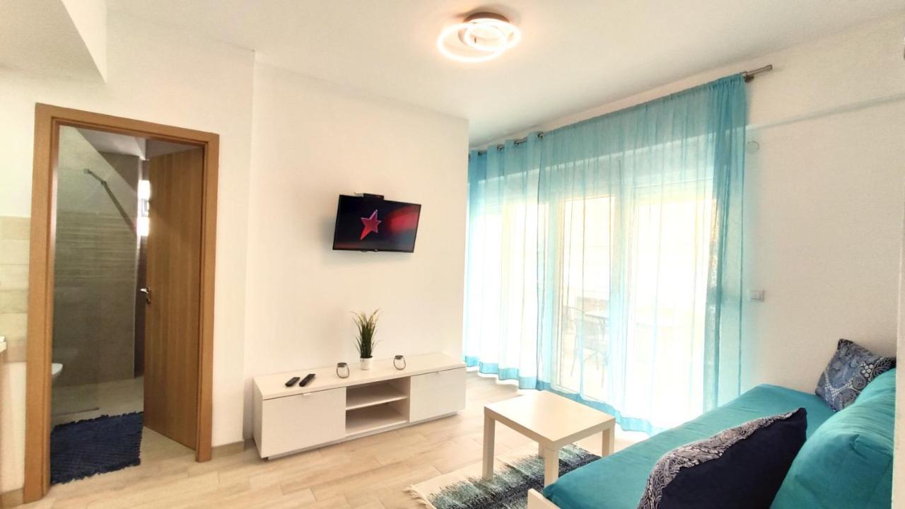 Sea Star Apartments Kallikratia Nea Kallikrateia Bagian luar foto