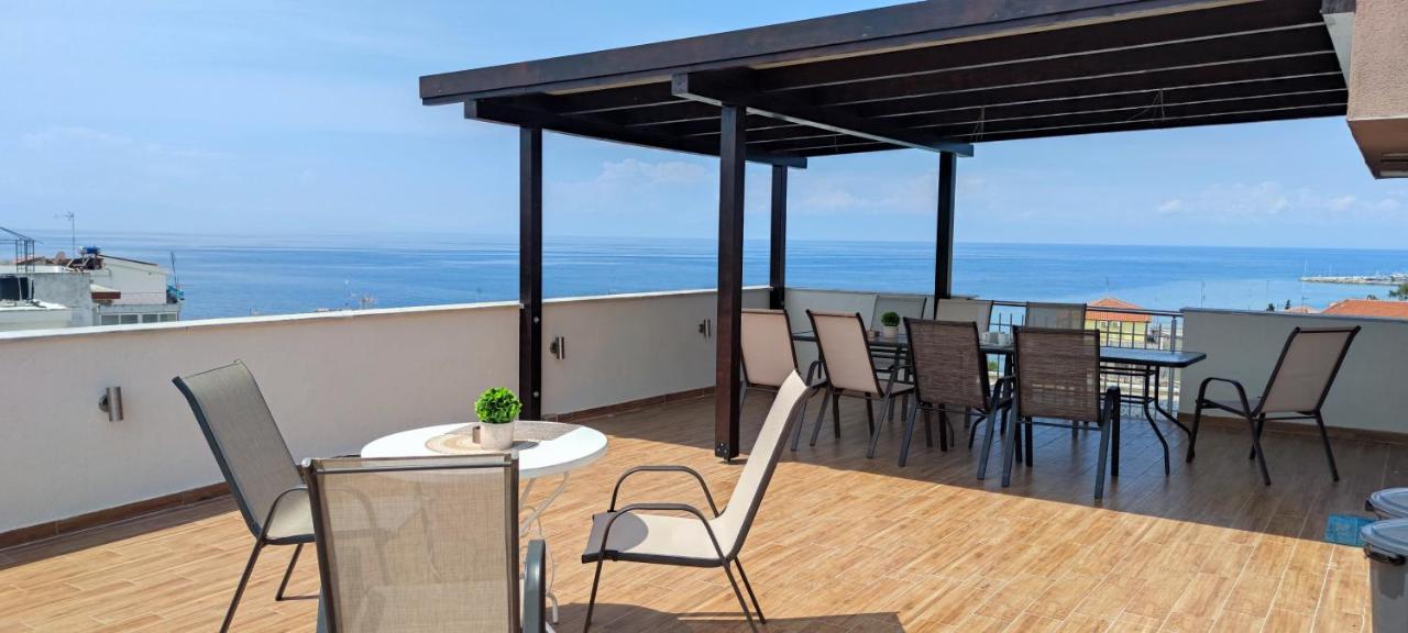 Sea Star Apartments Kallikratia Nea Kallikrateia Bagian luar foto