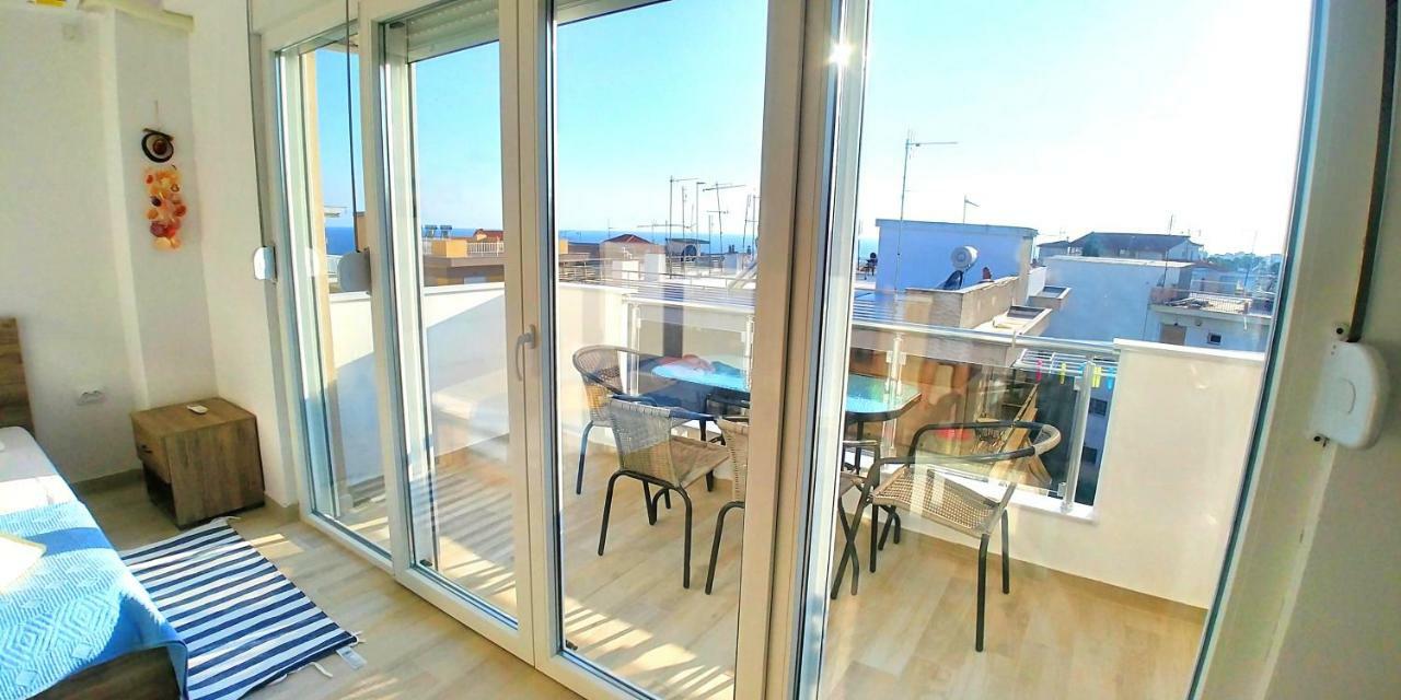 Sea Star Apartments Kallikratia Nea Kallikrateia Bagian luar foto