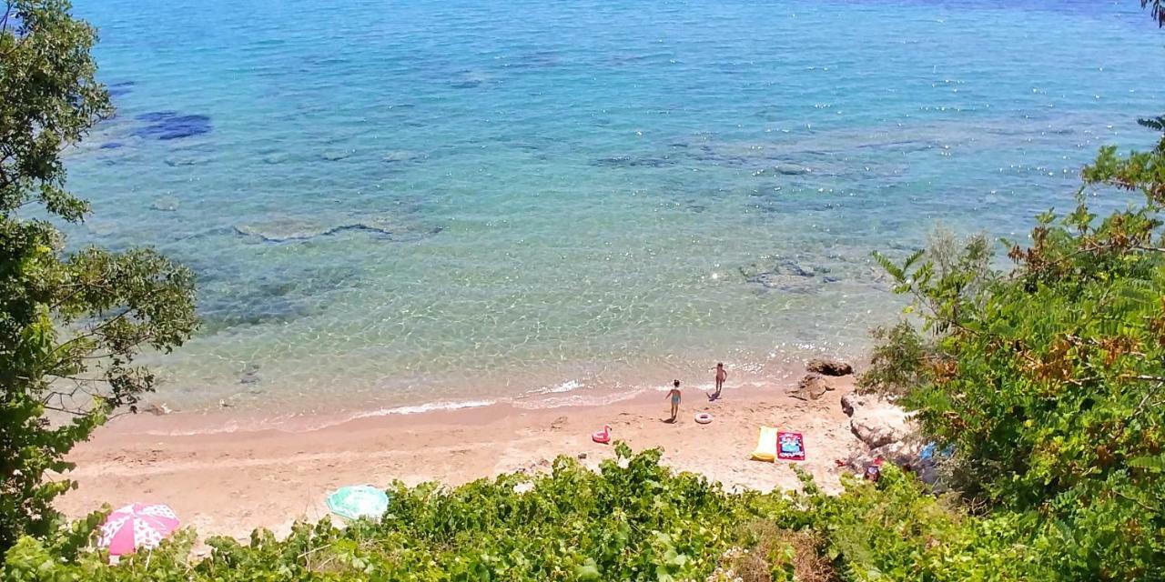 Sea Star Apartments Kallikratia Nea Kallikrateia Bagian luar foto