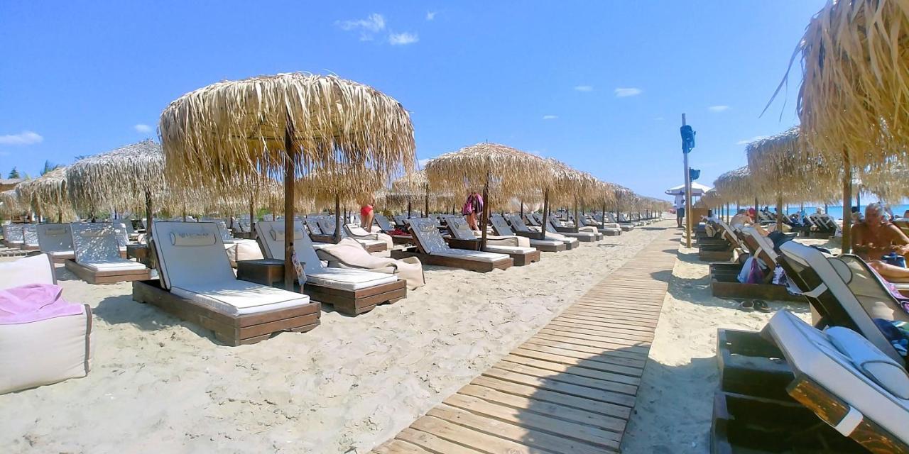 Sea Star Apartments Kallikratia Nea Kallikrateia Bagian luar foto