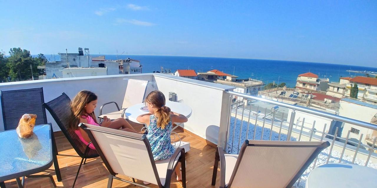 Sea Star Apartments Kallikratia Nea Kallikrateia Bagian luar foto